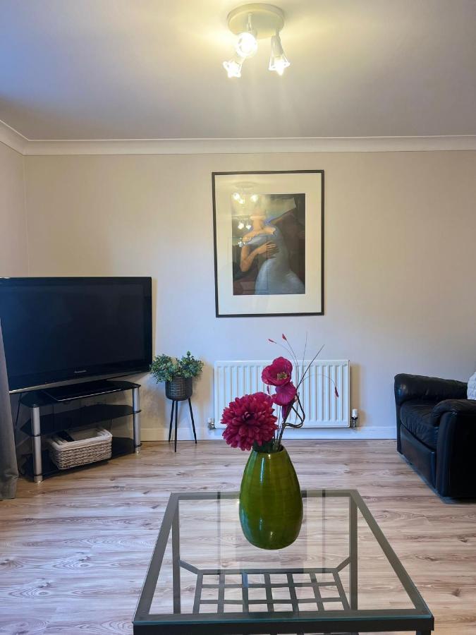 Edinburgh City Centre - Powderhall Modern Spacious 2 Bedroom Apartment With Free Parking 외부 사진