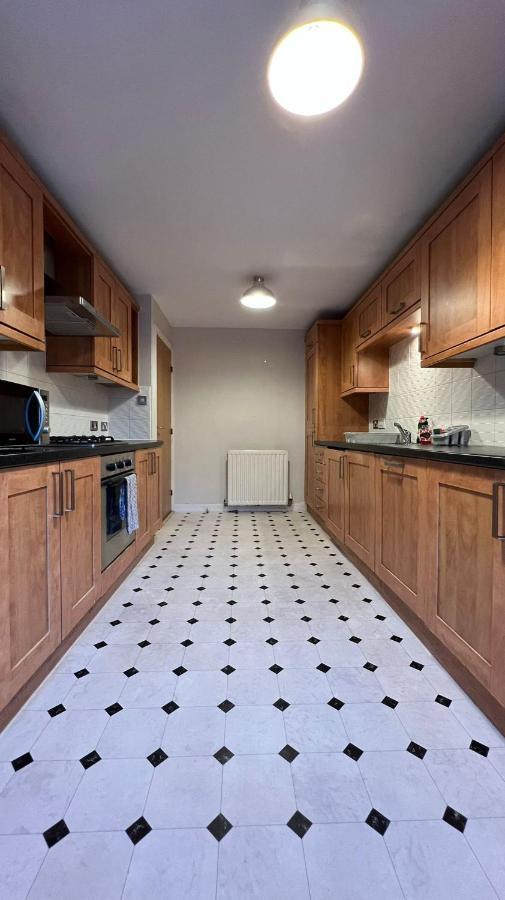 Edinburgh City Centre - Powderhall Modern Spacious 2 Bedroom Apartment With Free Parking 외부 사진