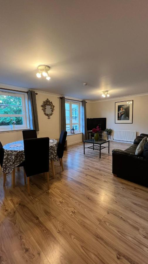 Edinburgh City Centre - Powderhall Modern Spacious 2 Bedroom Apartment With Free Parking 외부 사진