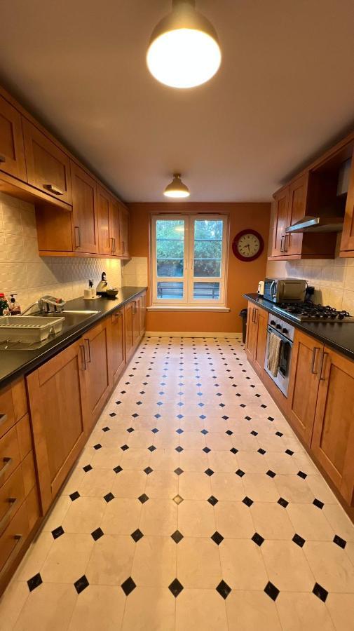 Edinburgh City Centre - Powderhall Modern Spacious 2 Bedroom Apartment With Free Parking 외부 사진